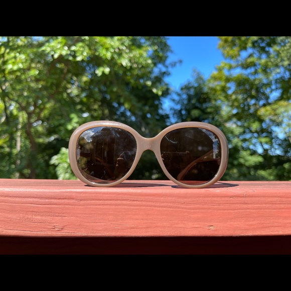 Authentic CHANEL SUNGLASSES - Picture 6 of 11